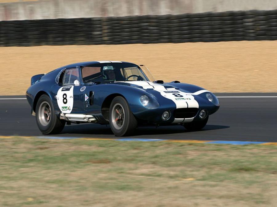  Shelby Cobra Daytona Coupe 1964 года  (фото 5 из 19)